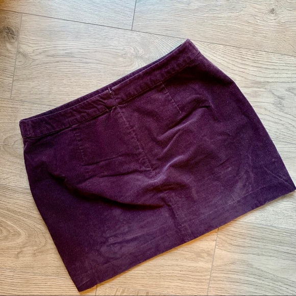 Banana Republic Corduroy-like Skirt - Picture 3 of 4